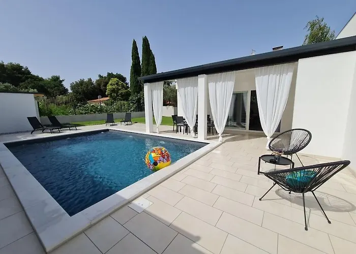 Insieme Ii Villa Pula