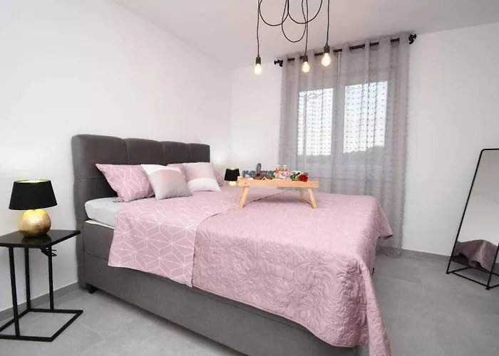 Insieme Ii Villa Pula